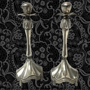 Set of vntage silver plated candlesticks